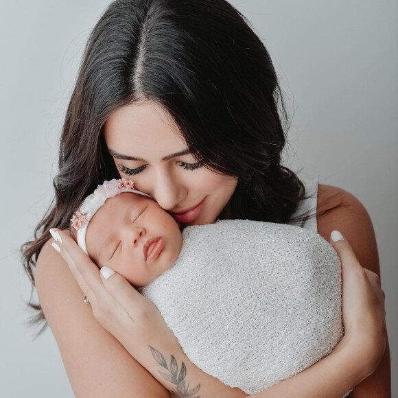 Bruna Biancardi publica nova foto com Mavie e fascina web com fofura e beleza da sua primeira filha com Neymar