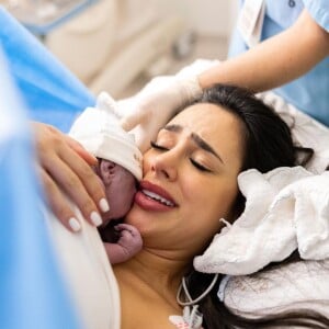 Bruna Biancardi revela lembrancinhas que seus amigos e familiares recebem ao visitar a bebê Mavie e é criticada pela web