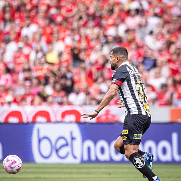 Corinthians x Santos vai passar no Première pela 30 rodada do Campeonato Brasileiro 2023 em 29 de outubro de 2023 às 18h30. Time da Baixada Santista tenta sair do Z4