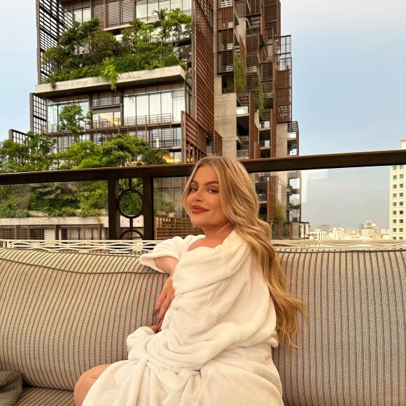 Luísa Sonza precisou de uma ajuda de Anitta que lhe deu um 'emprestimo íntimo'