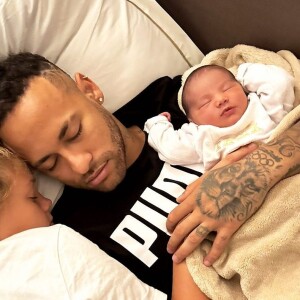 Neymar e os dois filhos, Mavie e Davi Lucca