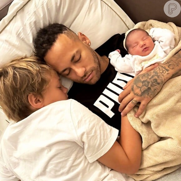 Neymar e os dois filhos, Mavie e Davi Lucca