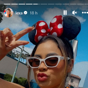 Enquanto MC Guimê reascende polêmica com seu nome, Lexa estava curtindo uma viagem pela Disney, nos Estados Unidos