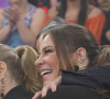 Sabrina Sato, Preta Gil, Paolla Oliveira e Angélica se abraçam durante programa 'Altas Horas'
