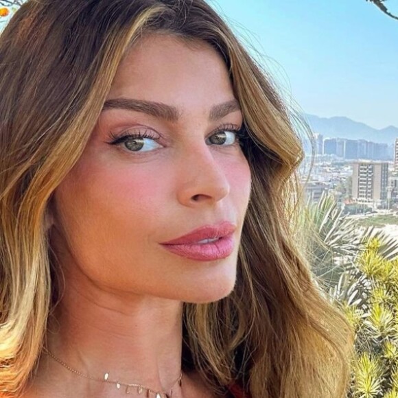 Grazi Massafera surpreende com make escura para celebrar Dia das Bruxas e publica textão exaltando mulheres que seguem sua intuição