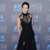 Michelle Monaghan veste Elie Saab no Critics Choice Movie Awards 2015