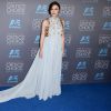 Keira Knightley veste Delpozo no Critics' Choice Awards 2015