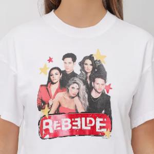 Camisa de banda é perfeita para ir no seu show predileto, do RBD então nem se fala, aposte sem medo