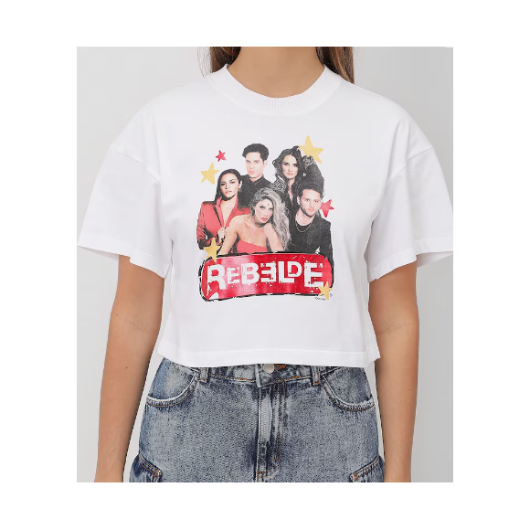 Camisa de banda é perfeita para ir no seu show predileto, do RBD então nem se fala, aposte sem medo