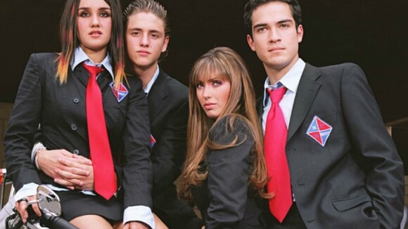 Look para show do RBD: Gravata, saia ou camisa da banda? Confira 18 peças de roupa para ficar com o visual perfeito na 'Soy Rebelde Tour'