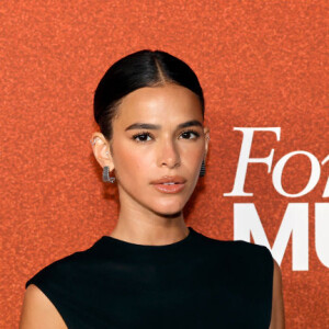 'Bruna Marquezine pode perceber que ele (Lewis Hamilton) é uma pessoa que poderia ter sempre estado ali na vida dela, porque ele agrega muito, ele traz conforto, segurança', prossegue a astróloga