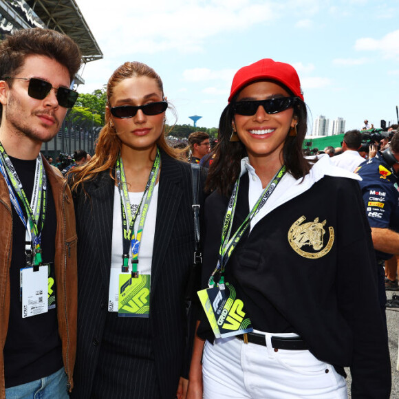 Bruna Marquezine e Lewis Hamilton aumentaram rumores de namoro depois que atriz esteve no GP de Fórmula 1 e o piloto manifestou vontade de namorar uma brasileira