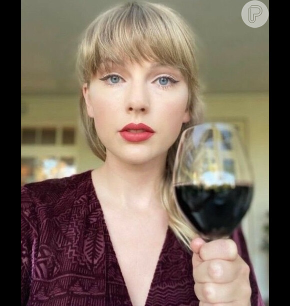 Descobrimos! Taylor Swift é louca por um vinho, a bebida foi exigida pela cantora na tour que passará pela Argentina