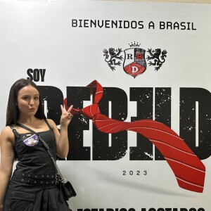 Larissa Manoela foi uma das famosas que prestigiou o show do RBD