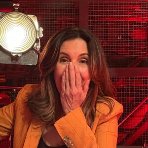 Fátima Bernardes precisou fazer reajustes em sua agenda profissional após quebrar o pé