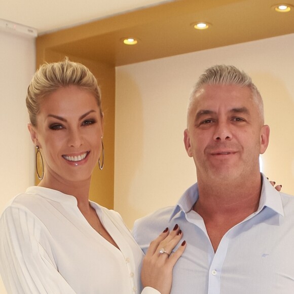 Ana Hickmann e o marido, Alexandre Correa, estão juntos desde os anos 1990