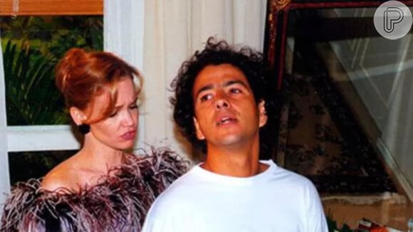 Marcos Palmeira e Julia Lemmertz, que estava grávida na época, em gravação de 'Andando nas Nuvens', que será exibida no Viva em 2024