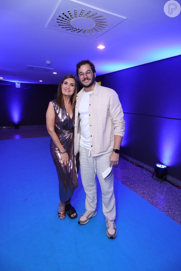 Fátima Bernardes e o namorado, Túlio Gadêlha, foram juntos pela primeira vez à gravação do tradicional especial de fim de ano de Roberto Carlos na Globo