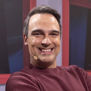 Porque Tadeu Schmidt vai sair do Big Brother? Jornalista renovou o contrato com a Globo e seguirá diante do atração e longe do jornalismo da casa