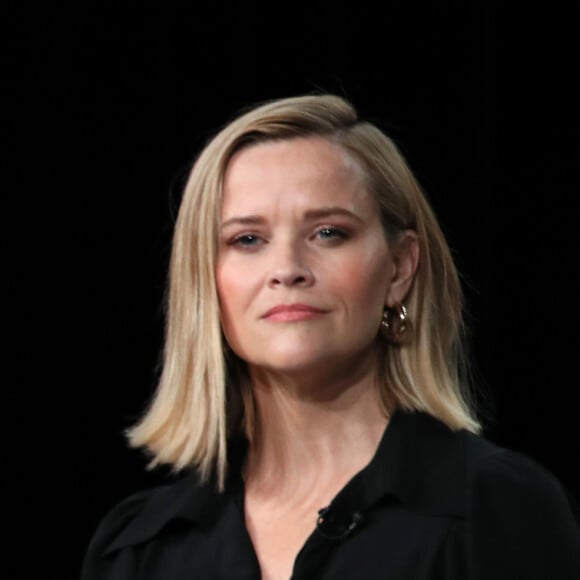 Reese Witherspoon não largou a mão de Jennifer Aniston enquanto ela falava da morte de Matthew Perry