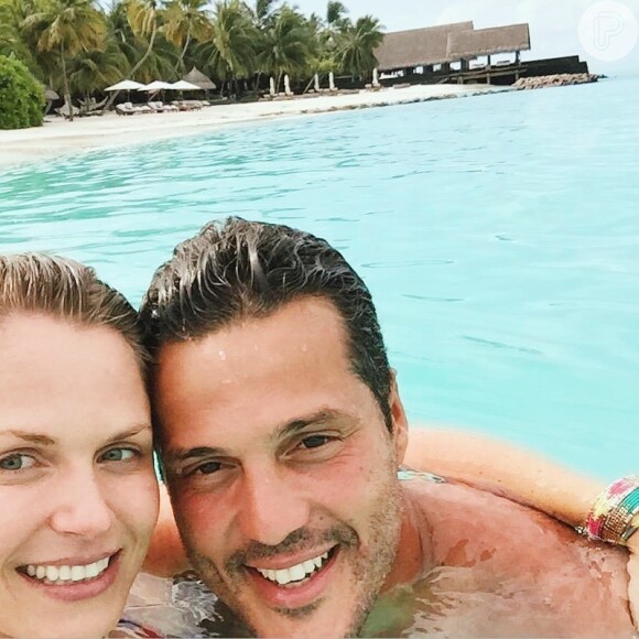 Leo Dias expõe traição de Julio Cesar com amante no casamento dele com