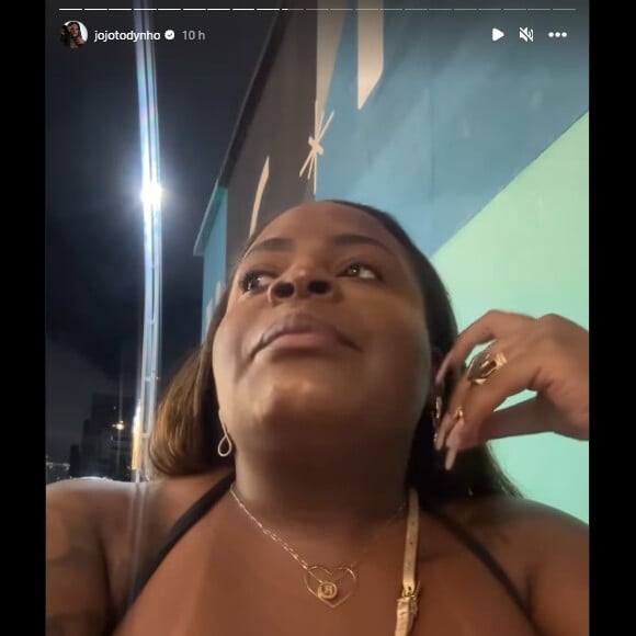 Jojo Todynho se pronunciou no Instagram após acusar expositora de racismo durante passagem por feirinha de Fortaleza em 16 de dezembro de 2023