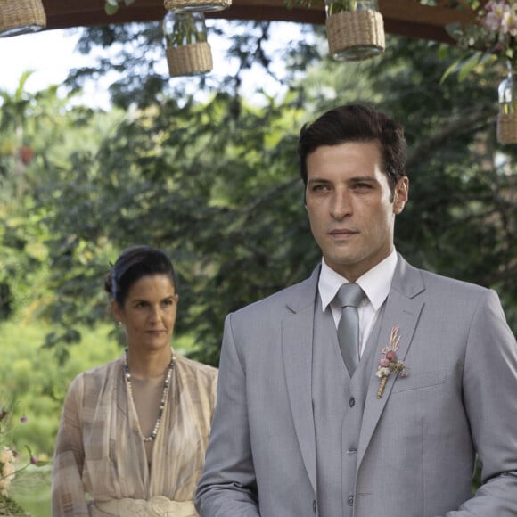 Novela 'Terra e Paixão': Marino usará look de casamento cinza para combinar com a noiva Lucinda em cerimônia ao ar livre