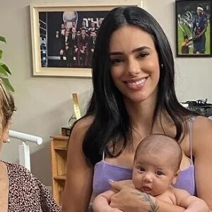 Antes de polêmica, Bruna Biancardi surgiu com Mavie e próxima de Neymar enquanto família paterna conheceu a bebê