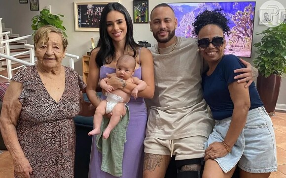 Antes de polêmica, Bruna Biancardi surgiu com Mavie e próxima de Neymar enquanto família paterna conheceu a bebê