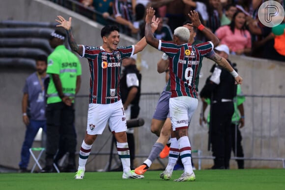 Germán Cano e John Kennedy têm comemorações que viralizaram na torcida do Fluminense