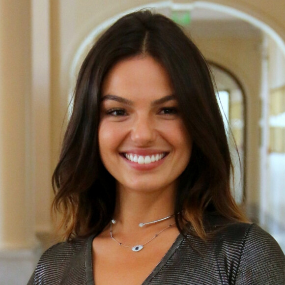 Isis Valverde recebeu herança do pai após provar ser a única herdeira de Rubens, morto em janeiro de 2020