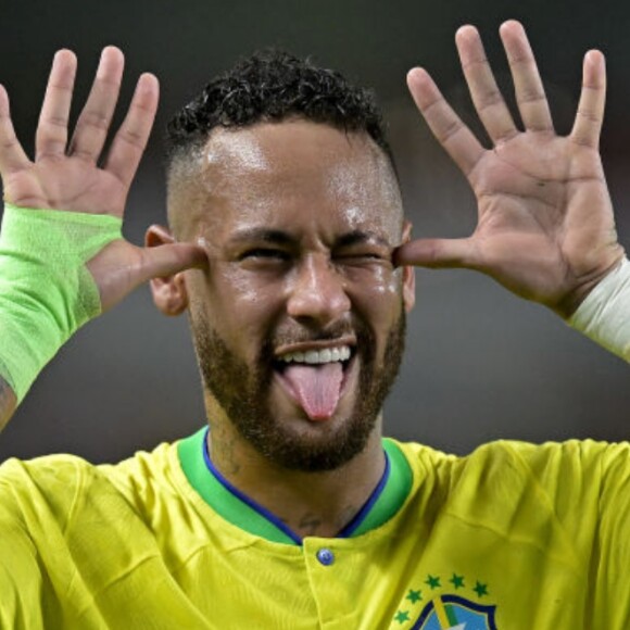 Neymar mostra primeiros momentos em cruzeiro