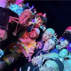 Neymar está curtindo três dias de festas e shows em cruzeiro