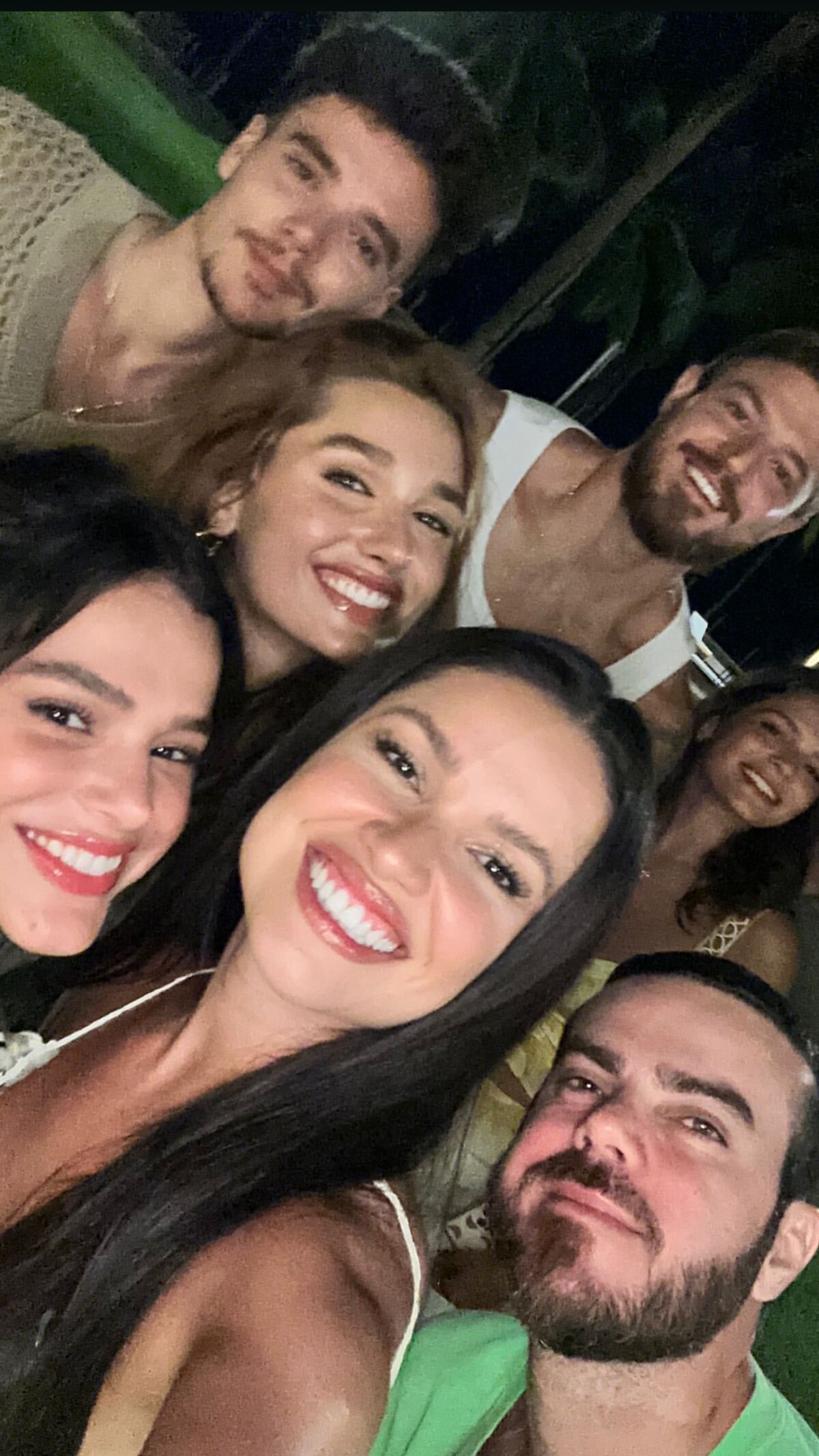 Foto Bruna Marquezine Era A única Solteira Do Grupo De Amigas Purepeople