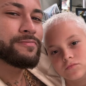 Cabelo novo! Neymar e o filho, Davi Lucca, descolorem cabelo, para receberem 2024
