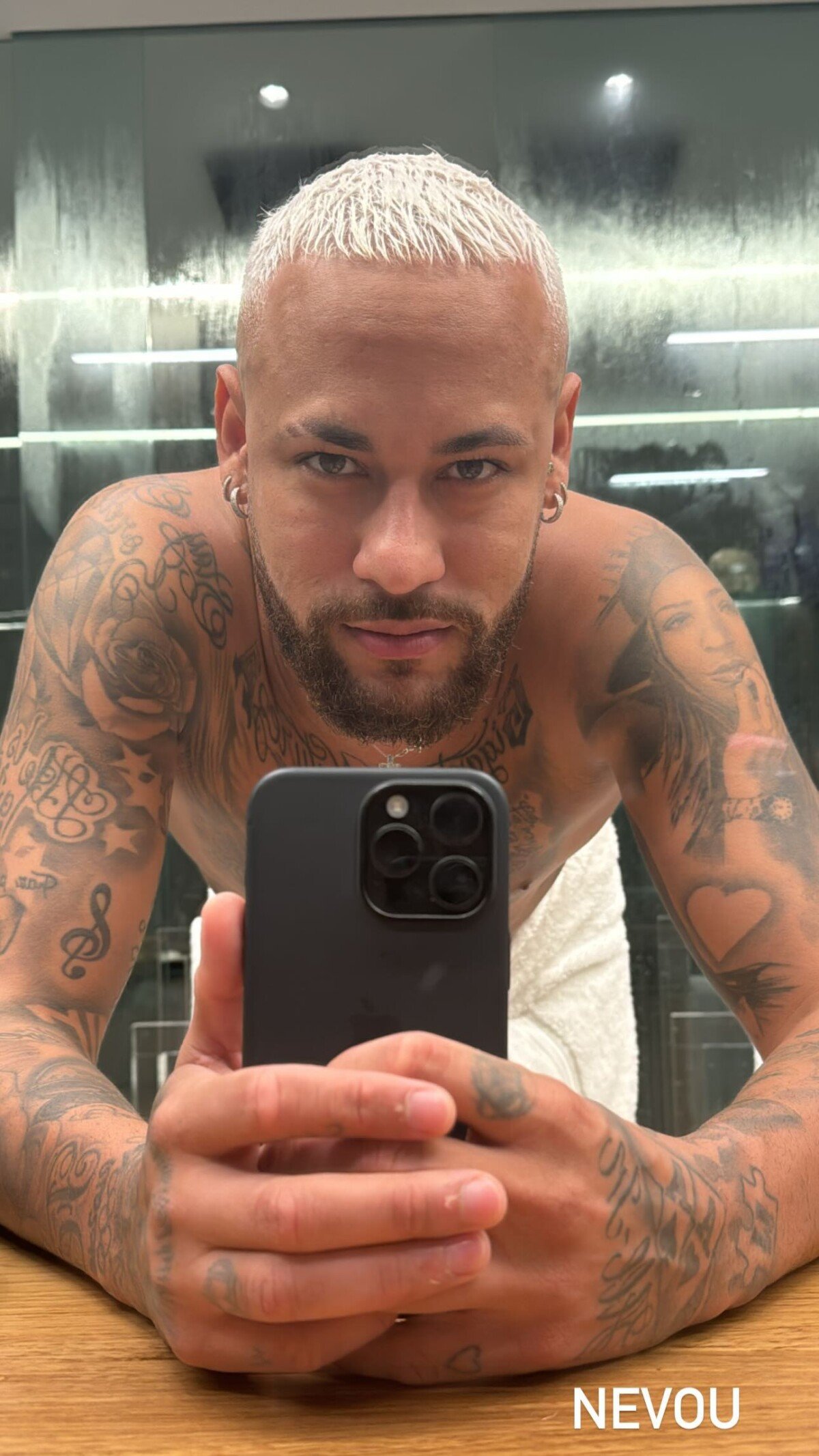 Foto: Neymar mostrou novo visual com cabelo descolorido poucas -  le-ventvert.jp
