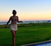 De biquíni animal print, Maisa Silva posou em praia de Serrambi (Pernambuco)