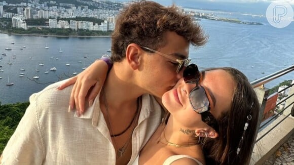 Mel Maia leva namorado para conhecer o Rio de Janeiro