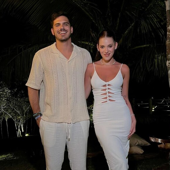 Ana Clara e Bruno Tumoli passaram o Réveillon em Trancoso, na Bahia