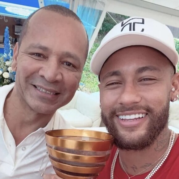 Neymar pai ofereceu ajuda jurídica e financeira a Daniel Alves