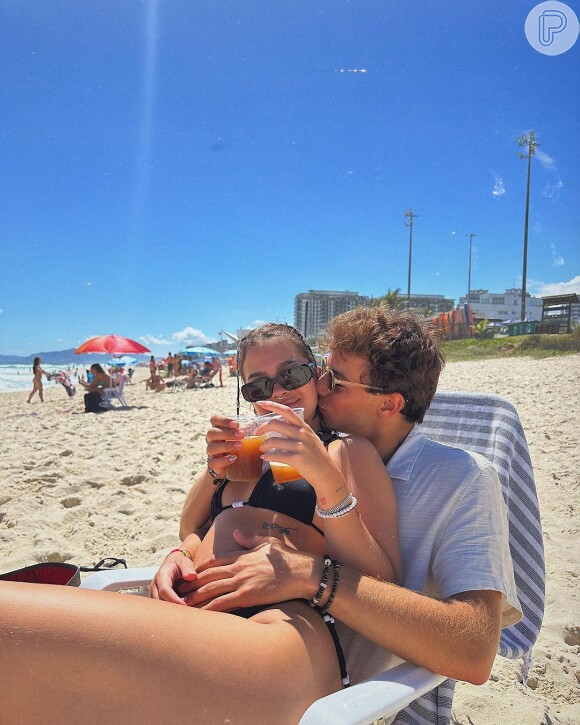 Mel Maia curte férias com namorado português