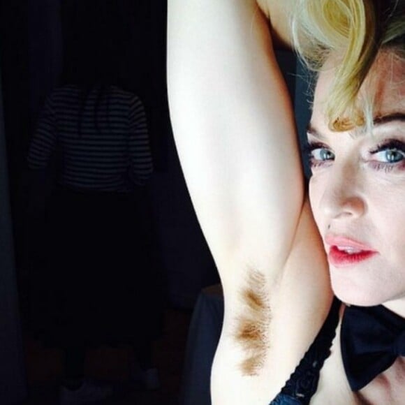 Em 2013, a rainha do pop Madonna mostrou que mantinha os pelos de suas axilas intactos