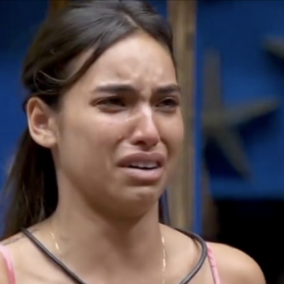 Vanessa Lopes afirma que pais acham que chorar é 'fraqueza'