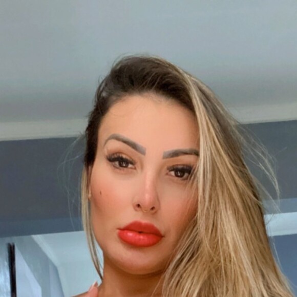 Andressa Urach vai continuar trabalhando no pornô por mais 4 anos