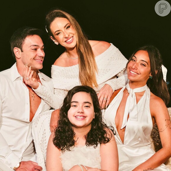 Após desistir do 'BBB 24', Vanessa Lopes fez a web lembrar de Larissa Manoela: 'Eu acho a família dela muito ambiciosa, a mãe dela deve montar em cima da fama dela'