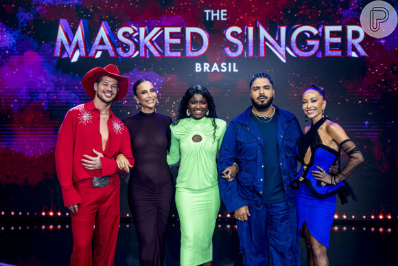 Quem é o Trevo do 'The Masked Singer Brasil'? Web aponta que cantora de pagode apaixonada por samba pode estar por trás da fantasia