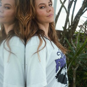 No entanto, um ensaio fotográfico publicado por Paolla Oliveira acabou gerando polêmica entre fãs