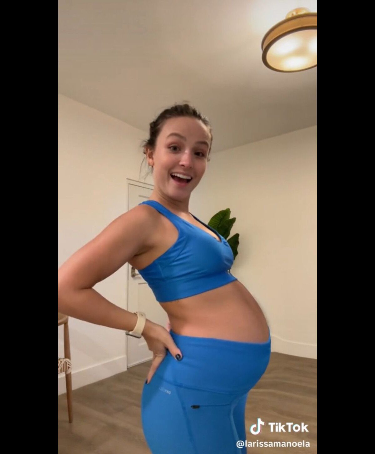 Foto: Larissa Manoela publicou um vídeo com um filtro que simula uma  barriga de grávida e divertiu internautas - Purepeople