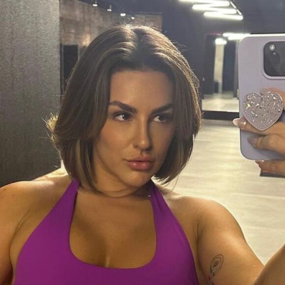 Barriga de Kéfera gera polêmica na internet: influenciadora se revolta com críticas e rebate comentários