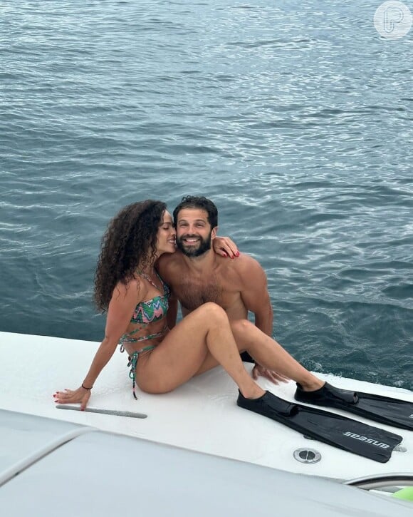 Após quase um ano do término com Sabrina Sato, Duda Nagle anuncia namoro com Michele Balsamão